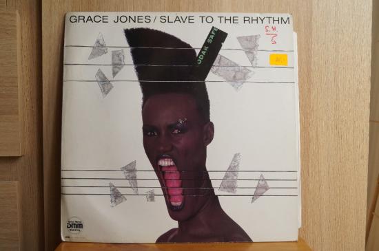 Grace Jones - Slave To The Rhythm
