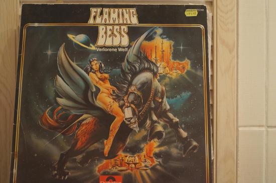 Flaming Bess - Verlorene Welt