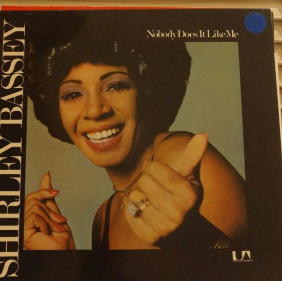 Shirley Bassey - Nobody Does It Like Me