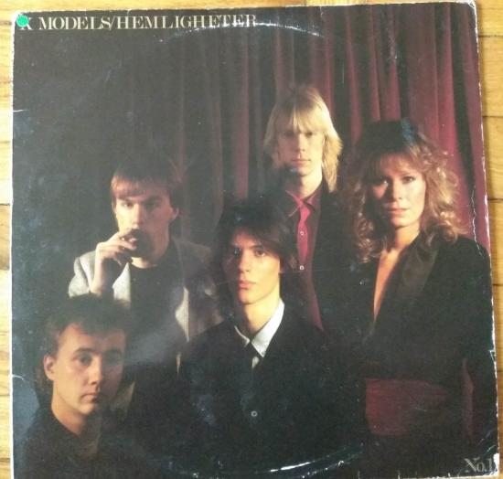 X Models - Hemligheter